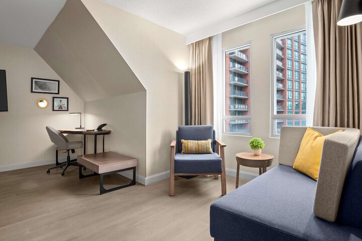 Room 14 of 80
