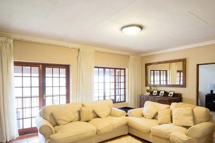 Room 2 of 8