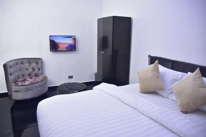 Room 19 of 38