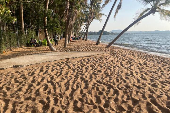 Beach 16 of 17