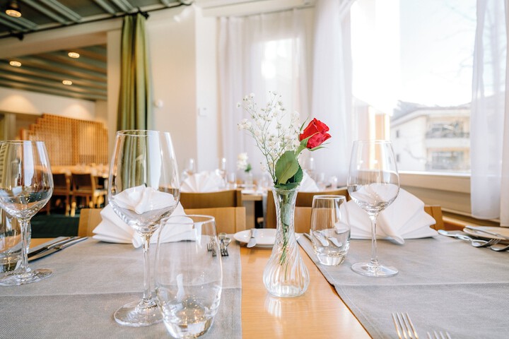 Dining 42 of 98