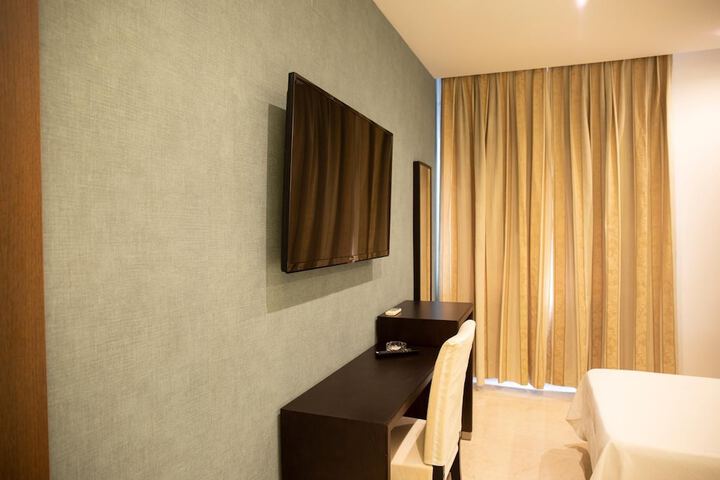 Room 16 of 68