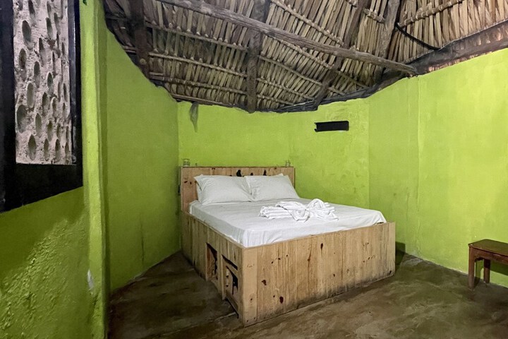Room 9 of 127