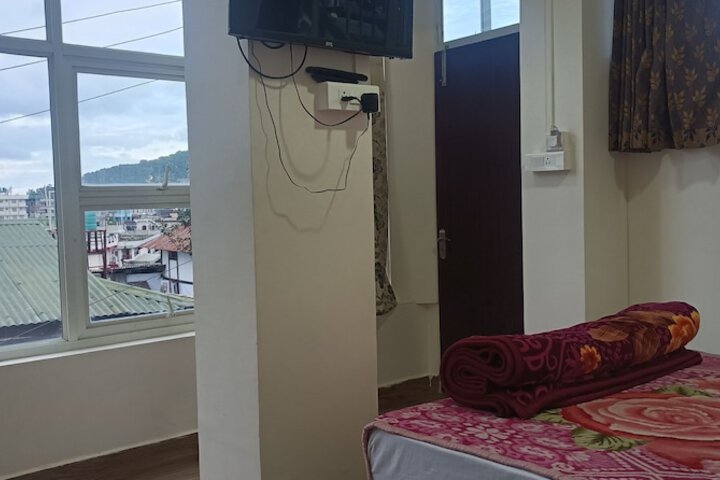 Room 12 of 41