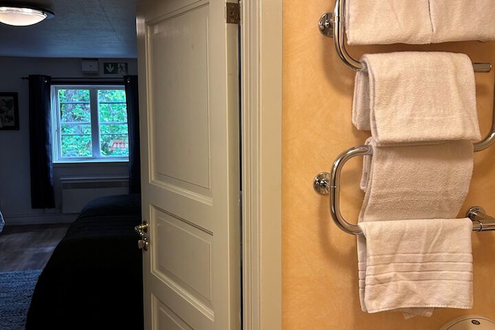 Room 36 of 65