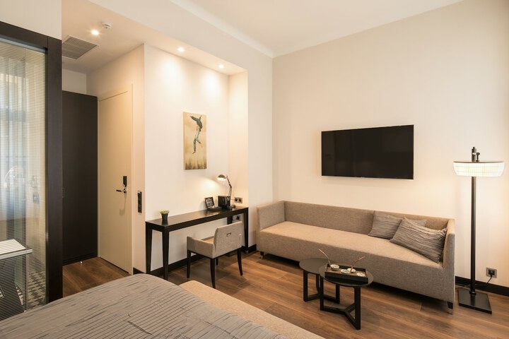 Room 40 of 77
