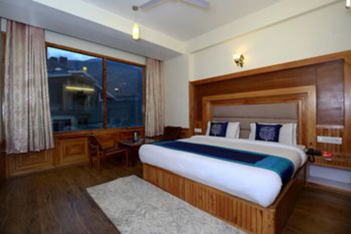 Room 13 of 25