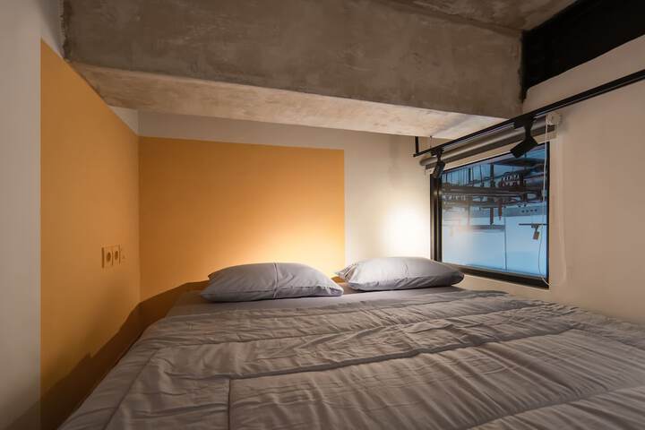 Room 5 of 24
