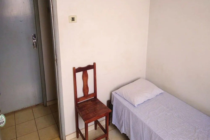 Room 8 of 13