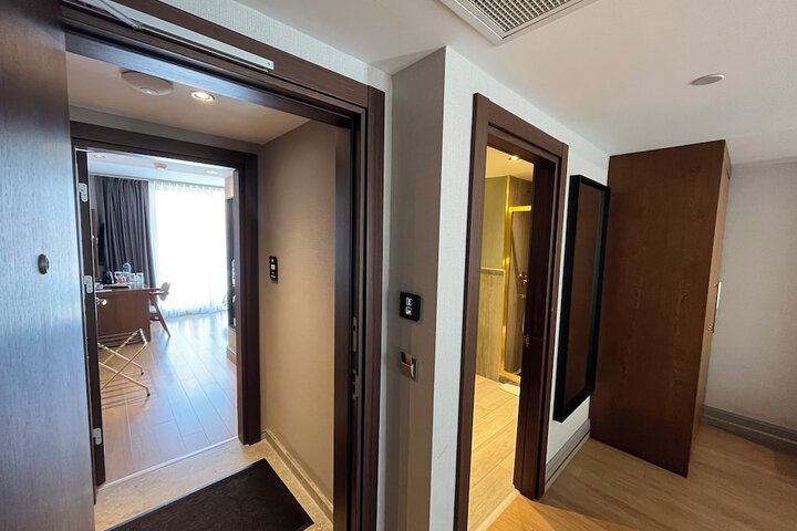 Room 52 of 129