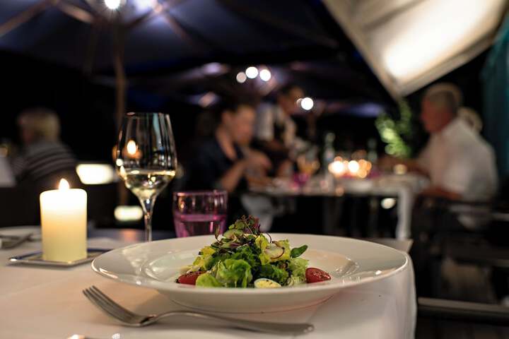Dining 27 of 57