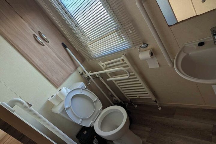 Room 14 of 24