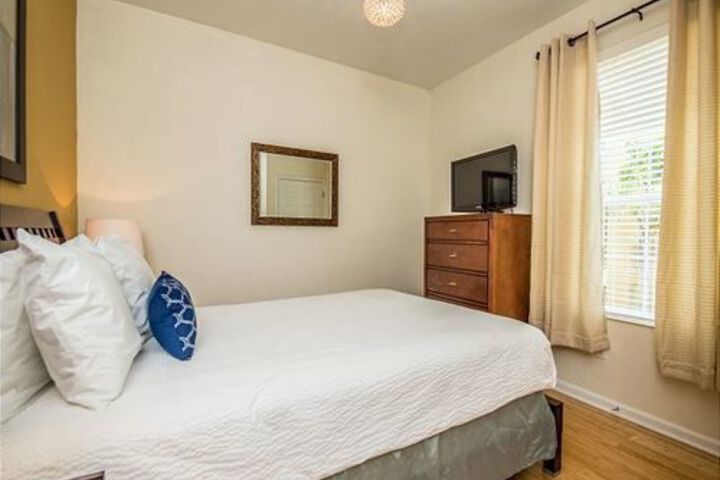 Room 2 of 9