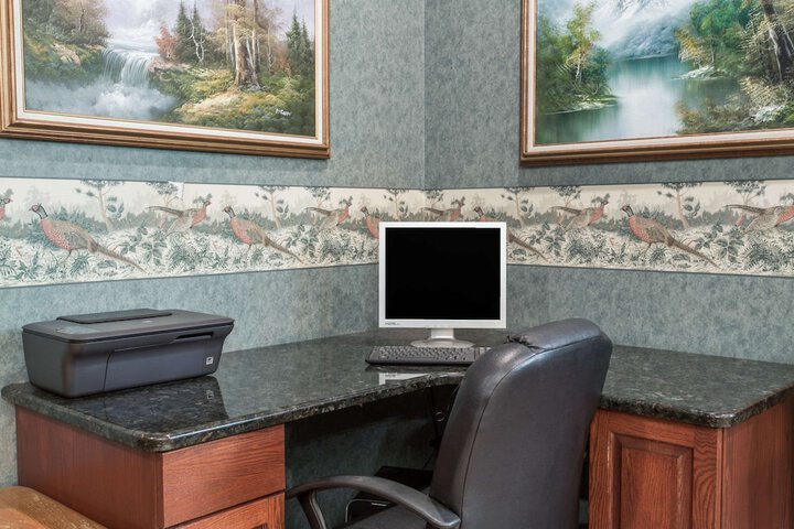 Business Center 18 of 18