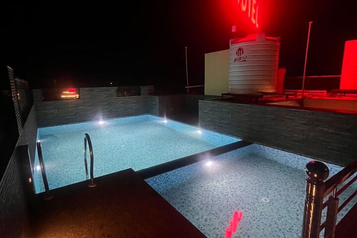 Pool 17 of 26