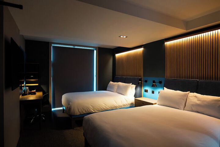 Room 13 of 42