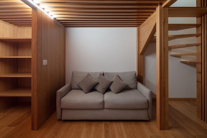 Room 25 of 77