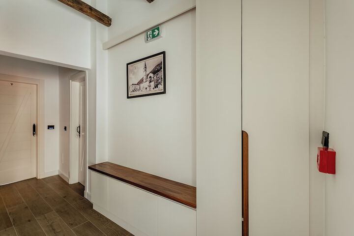 Room 21 of 217