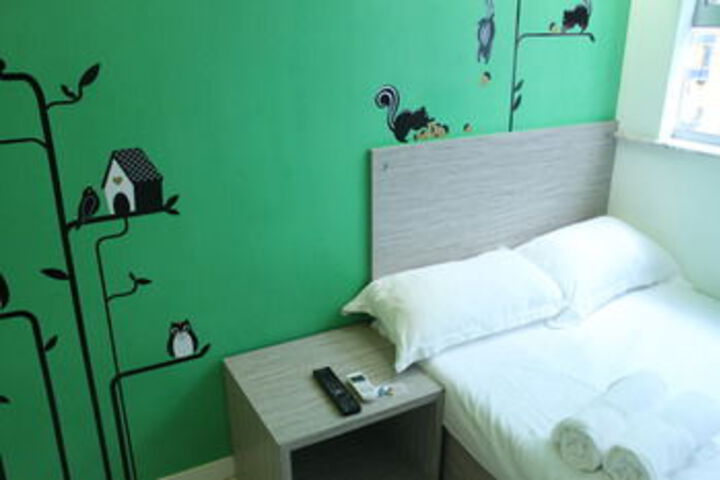 Room 81 of 93