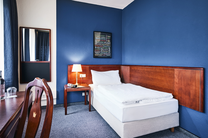 Room 14 of 74
