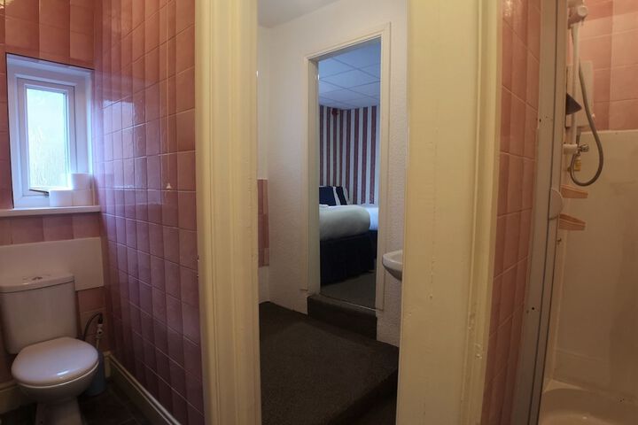 Room 73 of 102