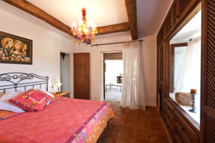Room 8 of 22