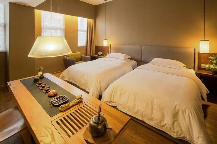Room 10 of 22