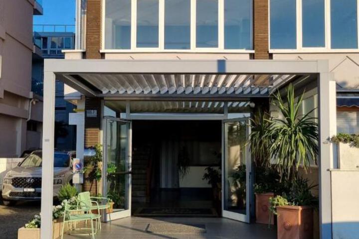 Hotel Carol