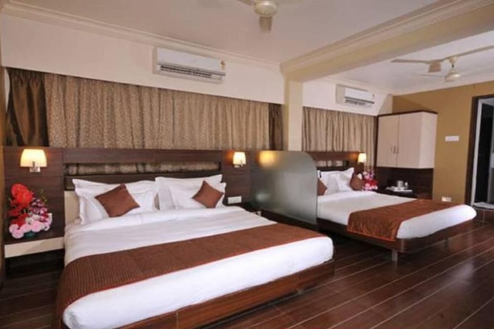 Room 13 of 34