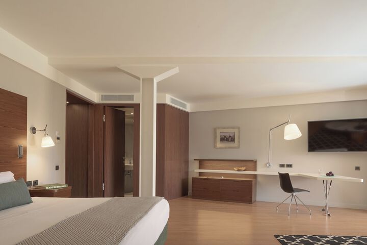 Room 5 of 70