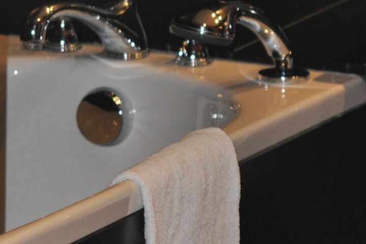 Jetted tub