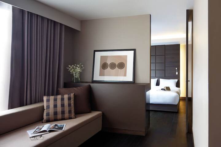 Room 4 of 42
