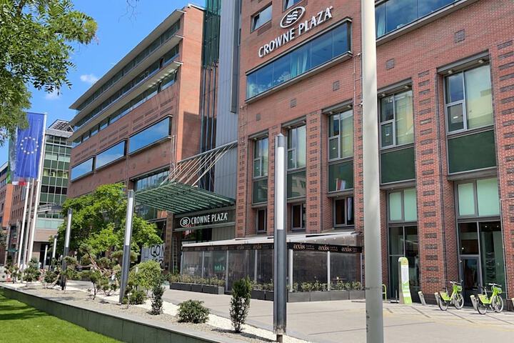 Hotel Exterior 88 of 97