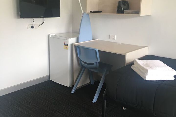 Room 10 of 12
