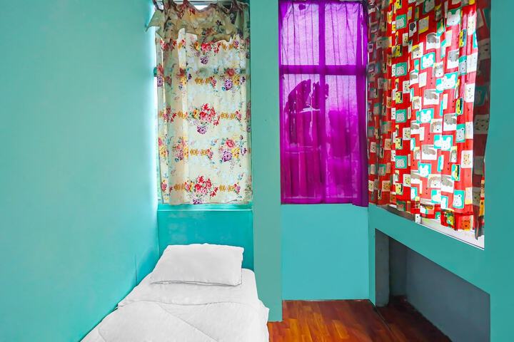 Room 9 of 20