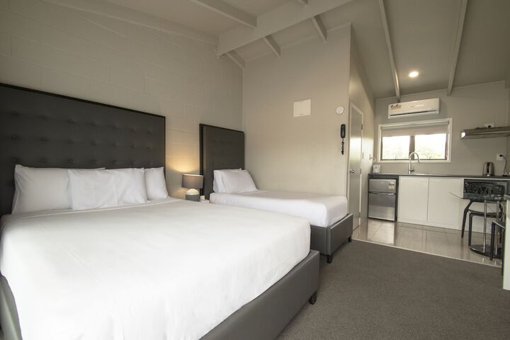 Room 6 of 31