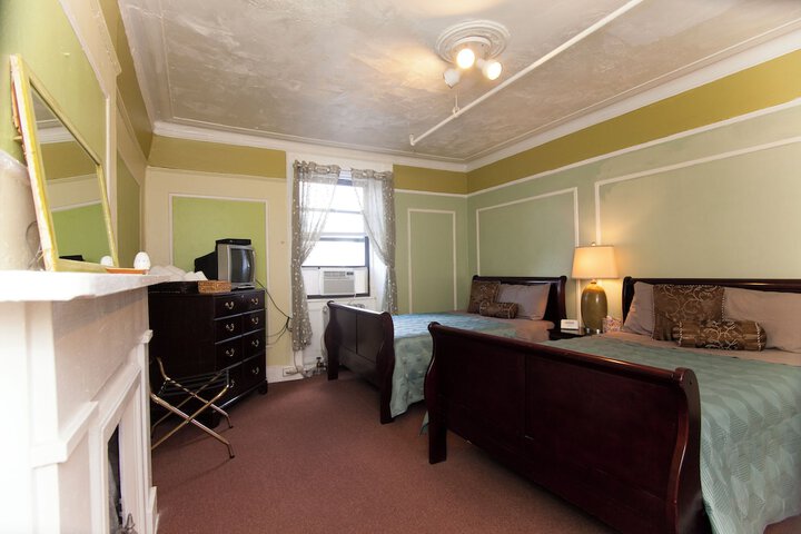 Room 8 of 27