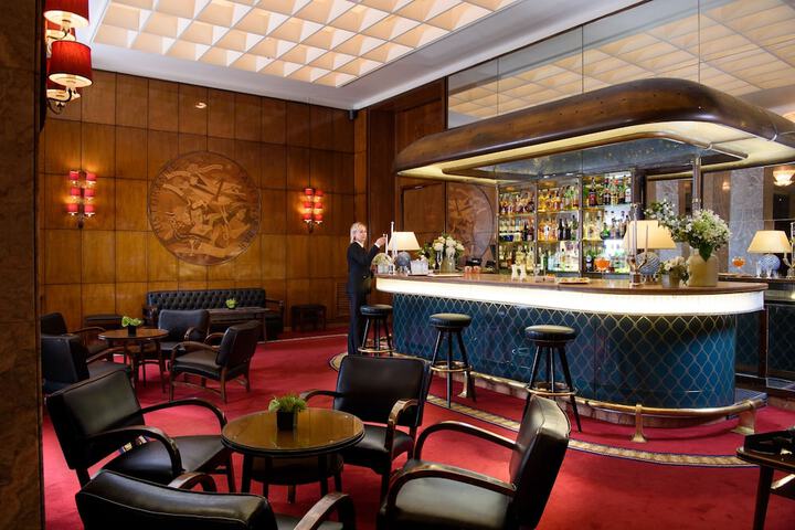 Lounge 120 of 161