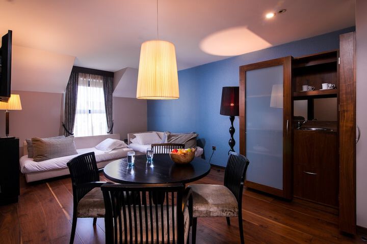 Room 60 of 95