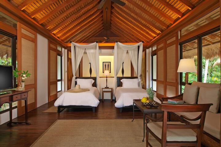 Exterior of Pangulasian Island Resort