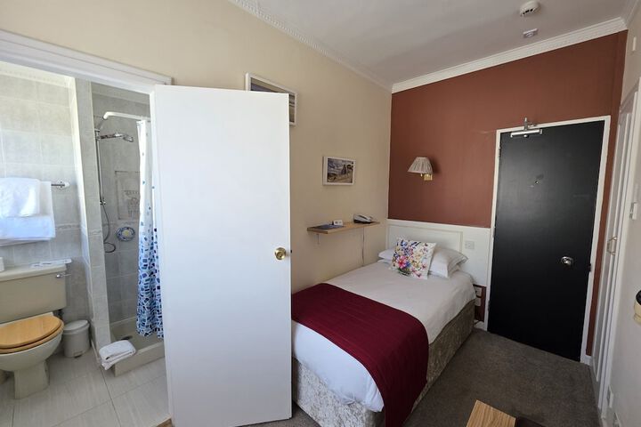 Room 9 of 47