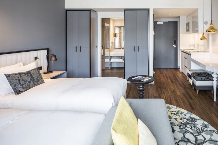 Room 9 of 46