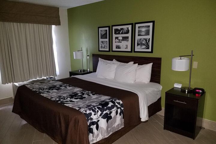 Room 47 of 100