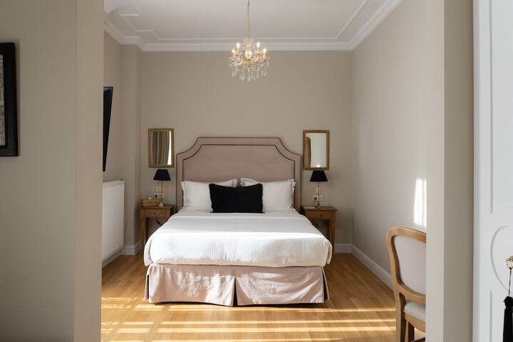 Room 17 of 63