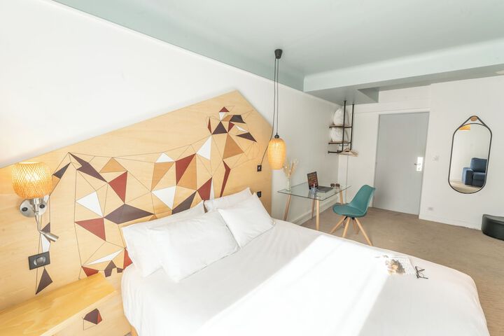 Room 8 of 43