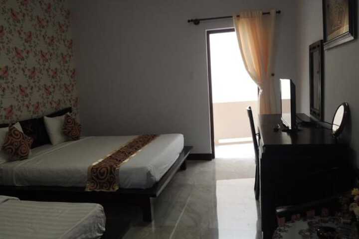 Room 4 of 84