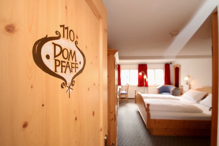 Room 10 of 51