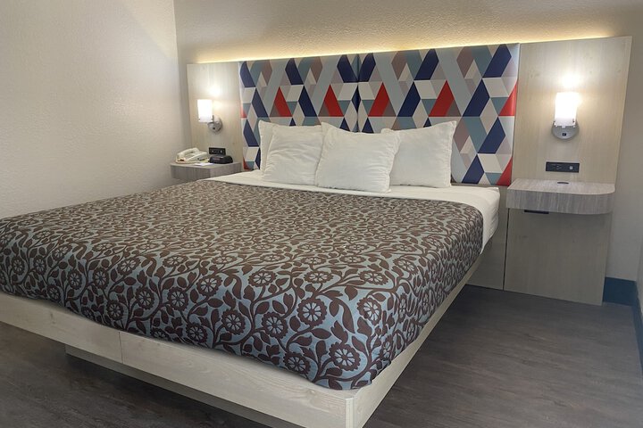2 Queen Beds (3 of 10)