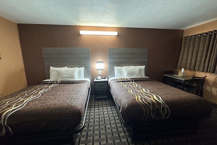 Basic Queen Bed (27 of 35)