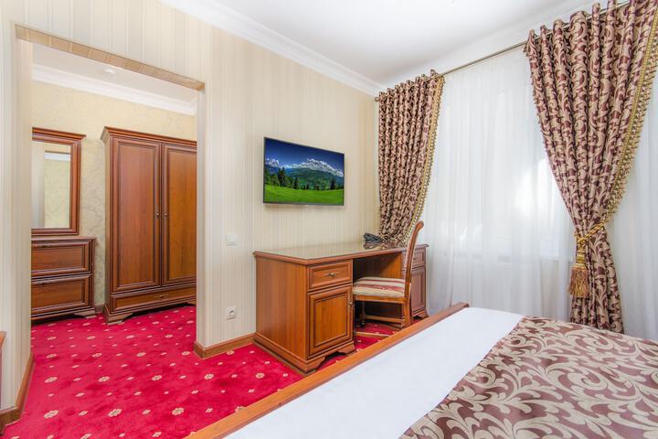 Room 13 of 50